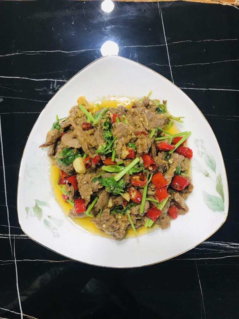 小炒牛肉（肉嫩味香）