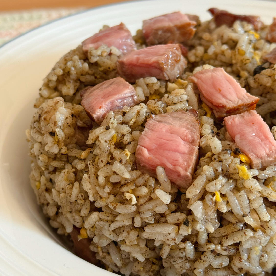 澳洲牛扒黑松露炒饭的做法