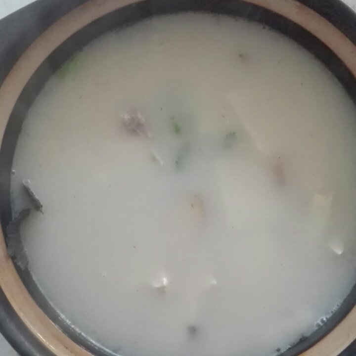 奶白鲫鱼汤