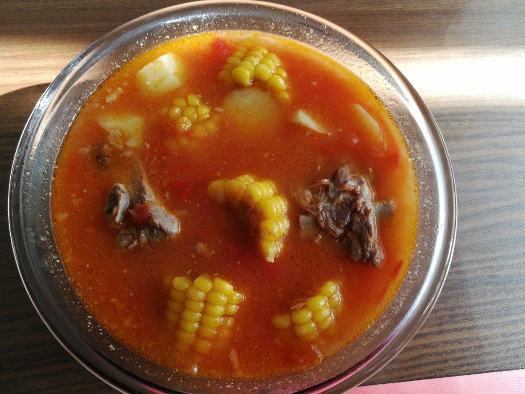 番茄土豆玉米排骨汤
