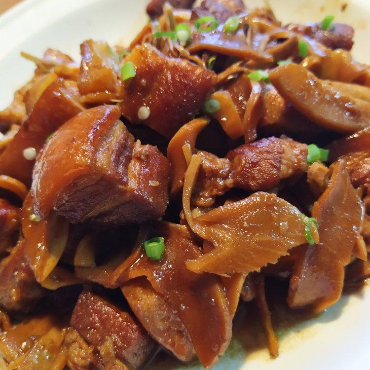 鲸鱼和多莉做的水笋烧肉