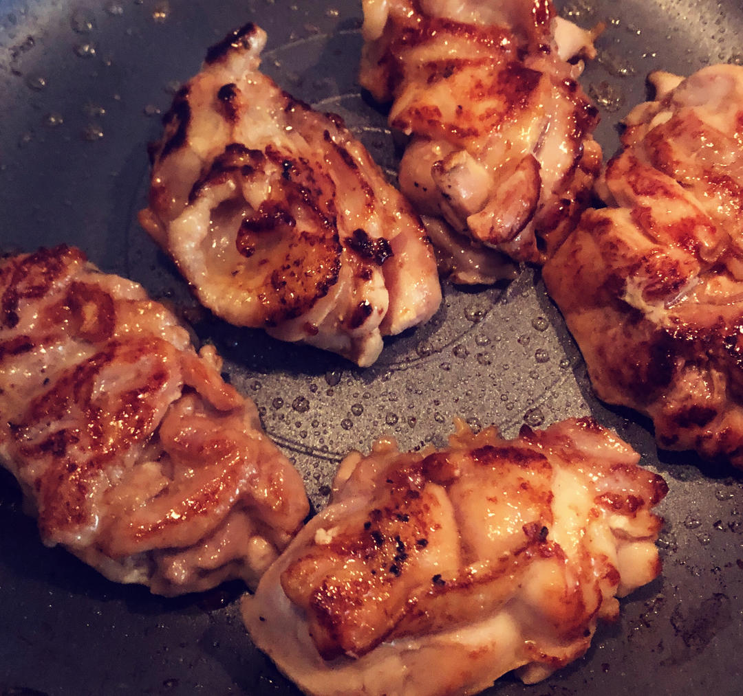 香喷喷煎蒜味鸡扒