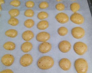 红枣蛋黄溶豆的做法 步骤5