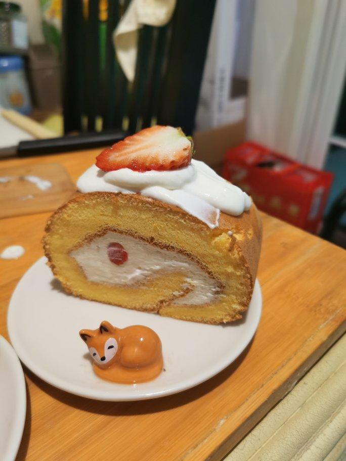 草莓酸奶蛋糕卷