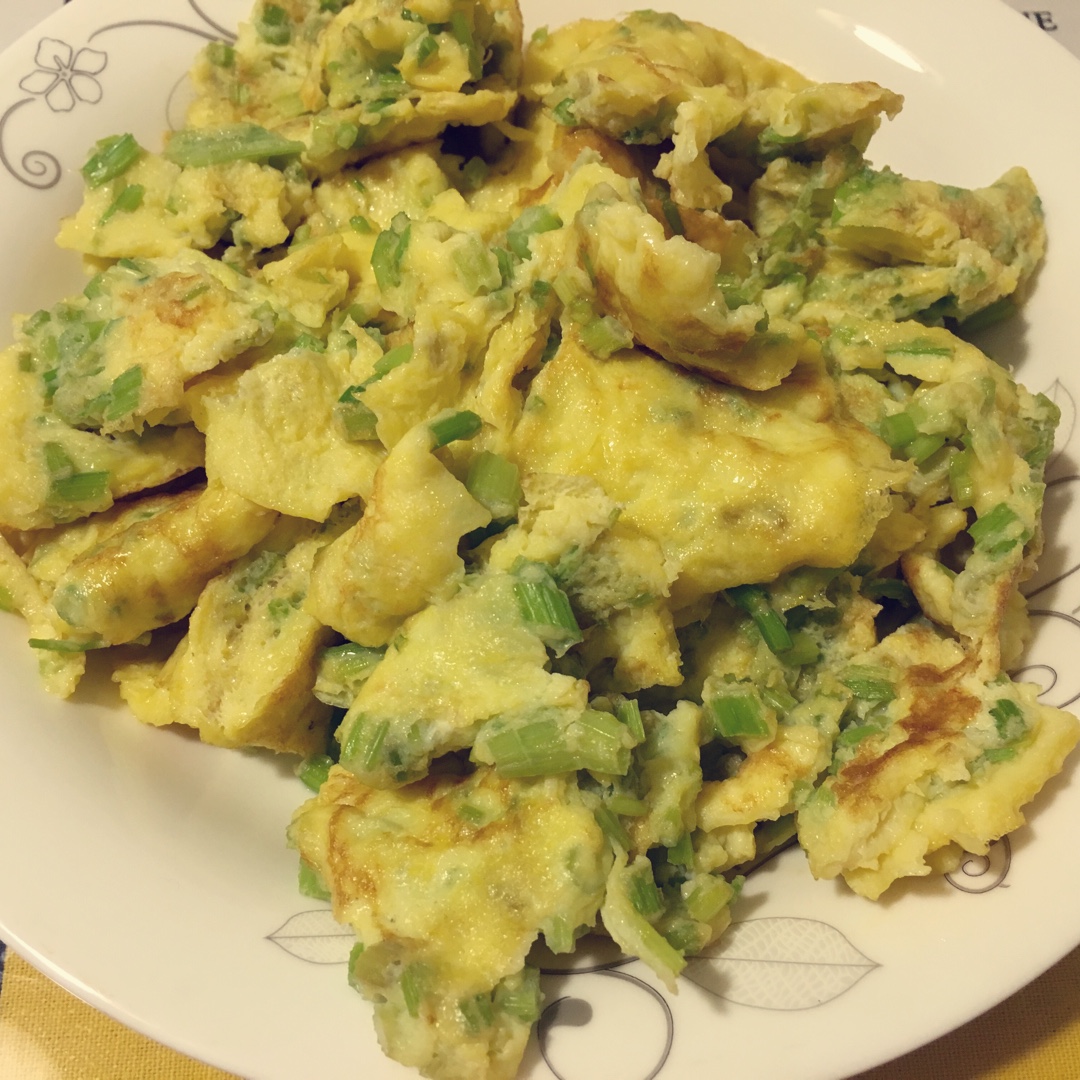 芹菜炒鸡蛋
