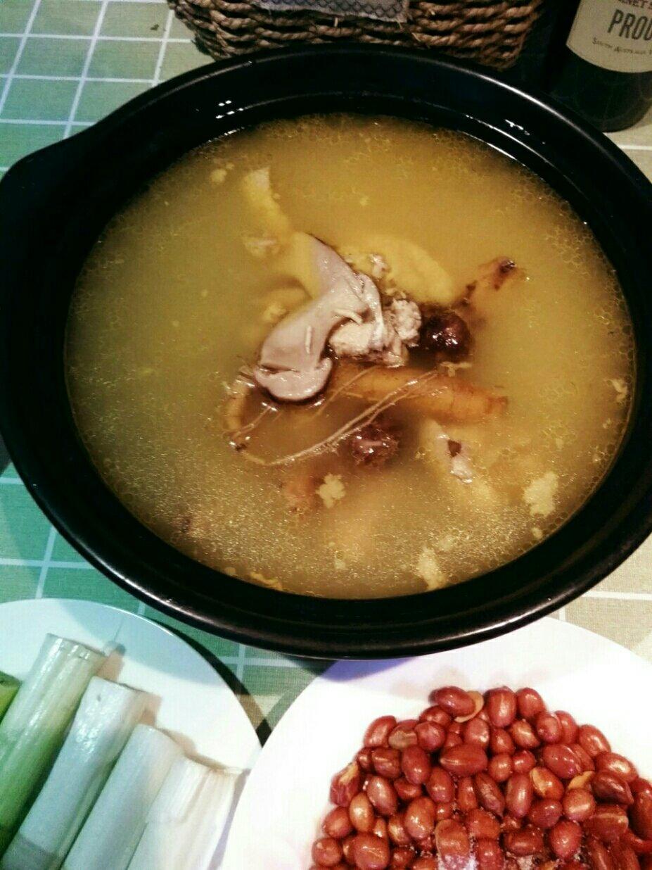 鲜松茸土鸡汤