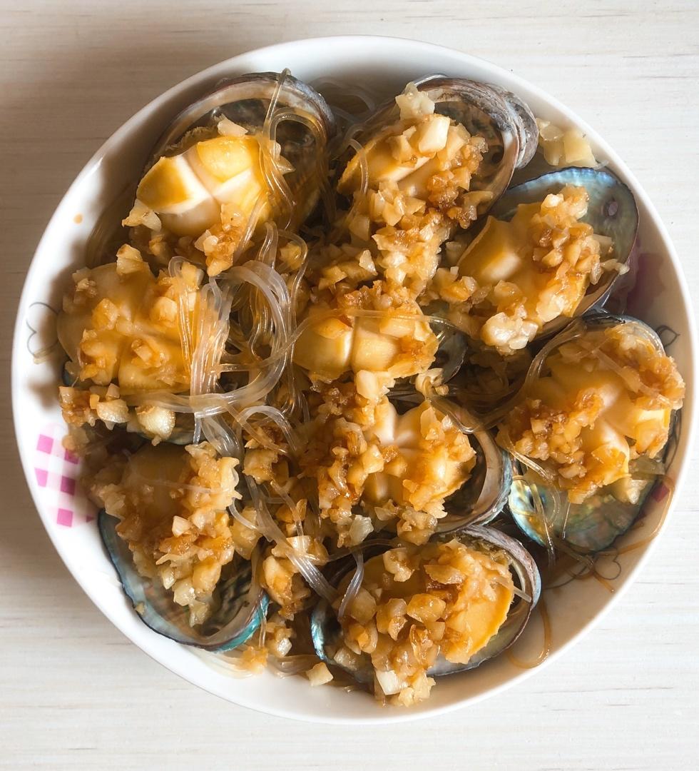 蒜蓉粉丝蒸鲍鱼