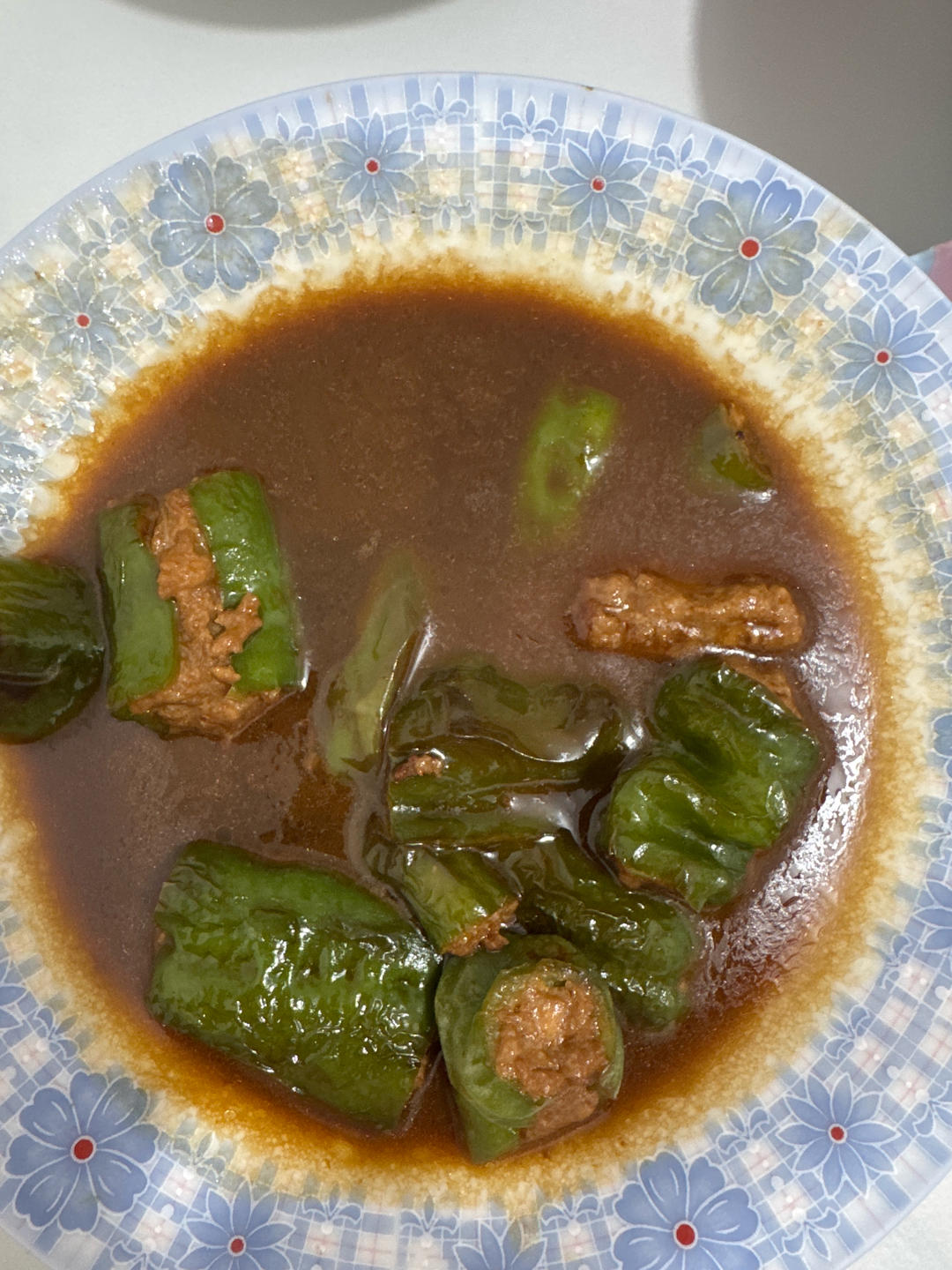 下饭菜“青椒酿肉”，香糯多汁鲜嫩下饭