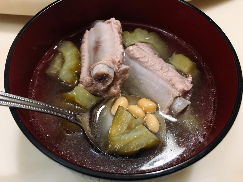 苦瓜黄豆排骨汤