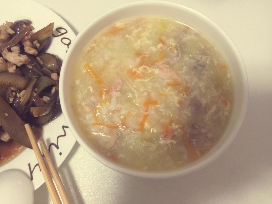 三文鱼洋白菜粥
