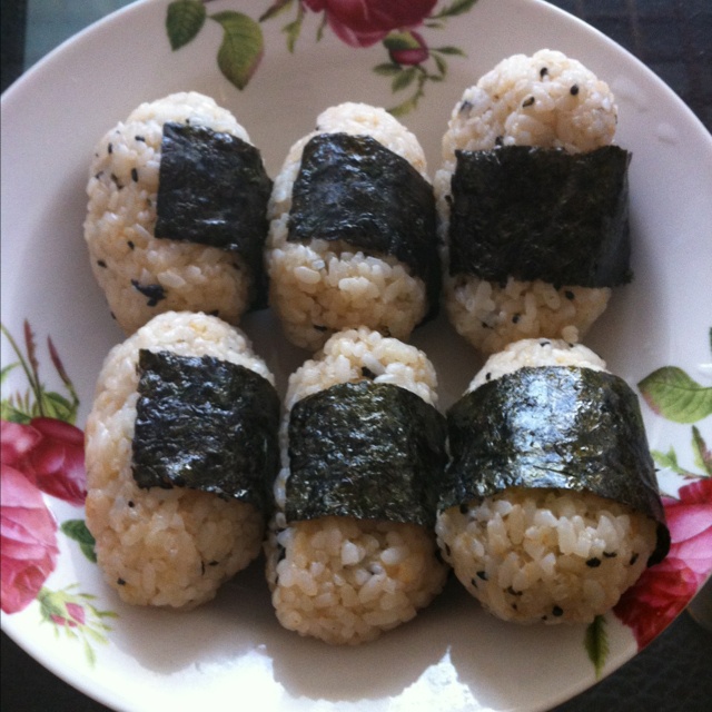 海苔肉松饭团