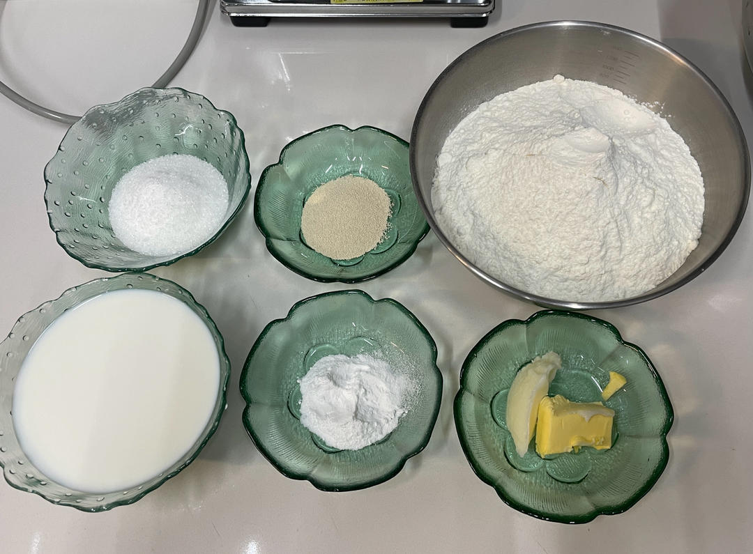 纯奶手撕吐司的做法 步骤1