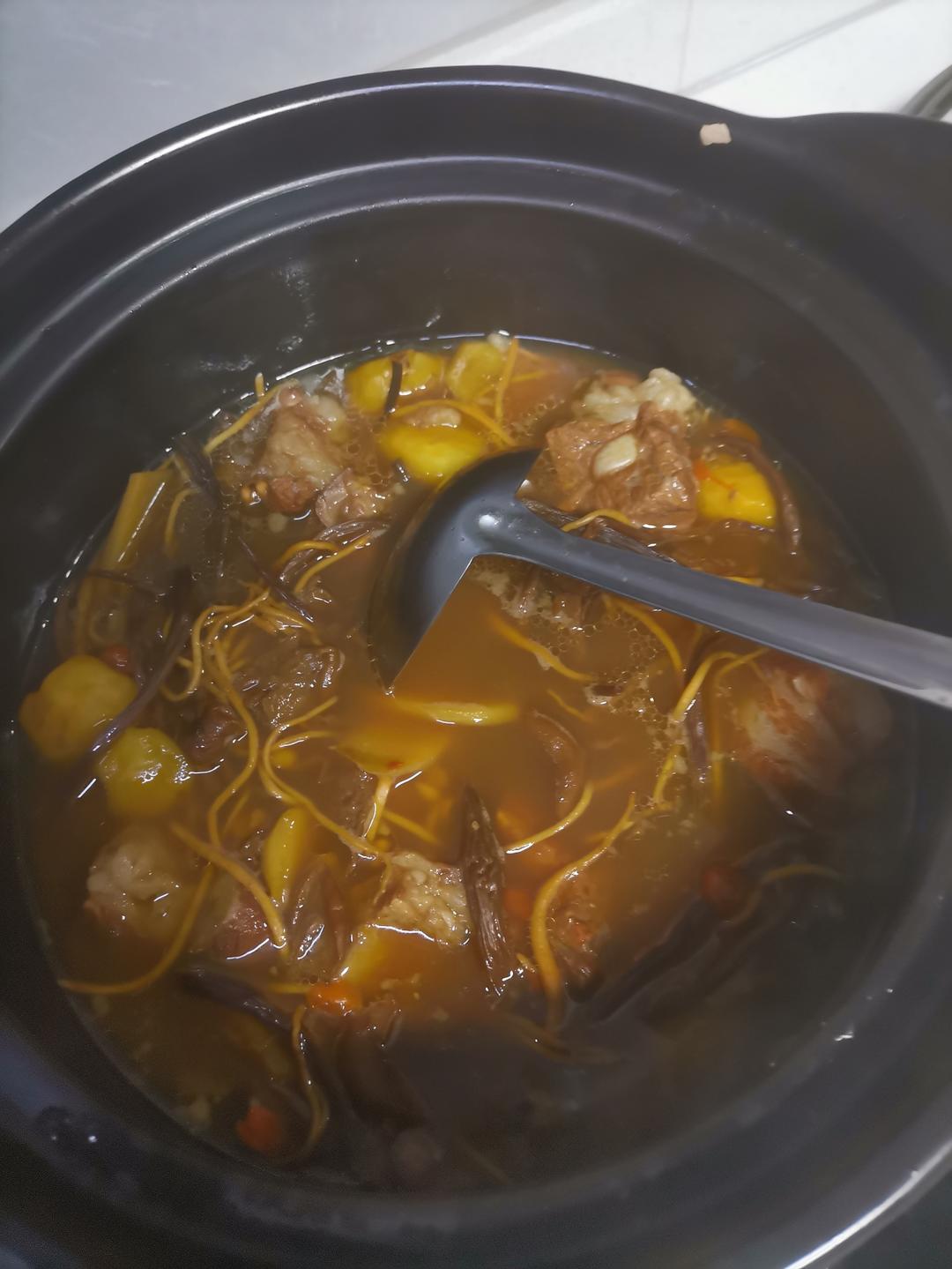 茶树菇排骨汤（营养靓汤）