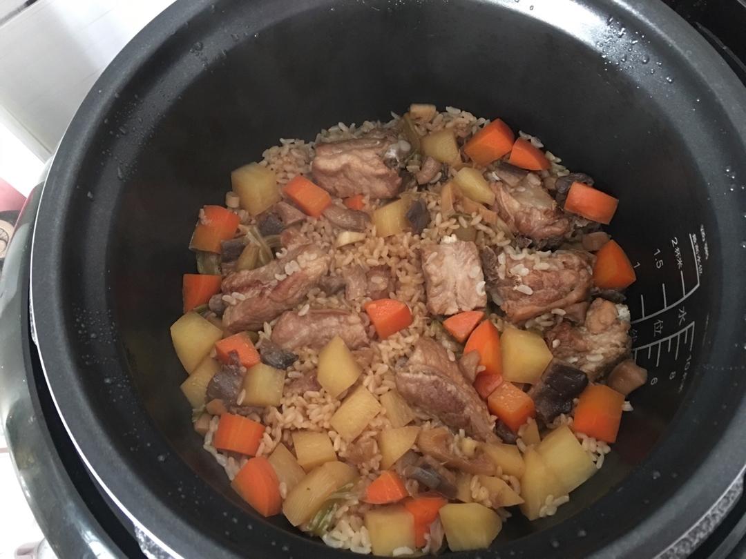喷香排骨焖饭（爆好吃）