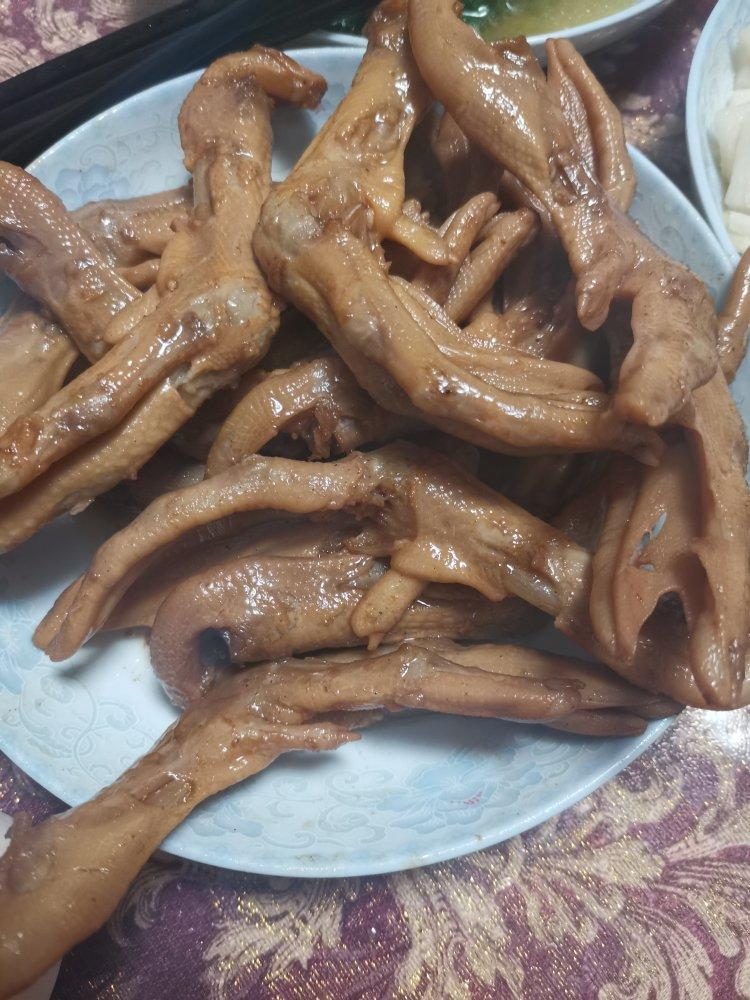 辣味卤鸭掌