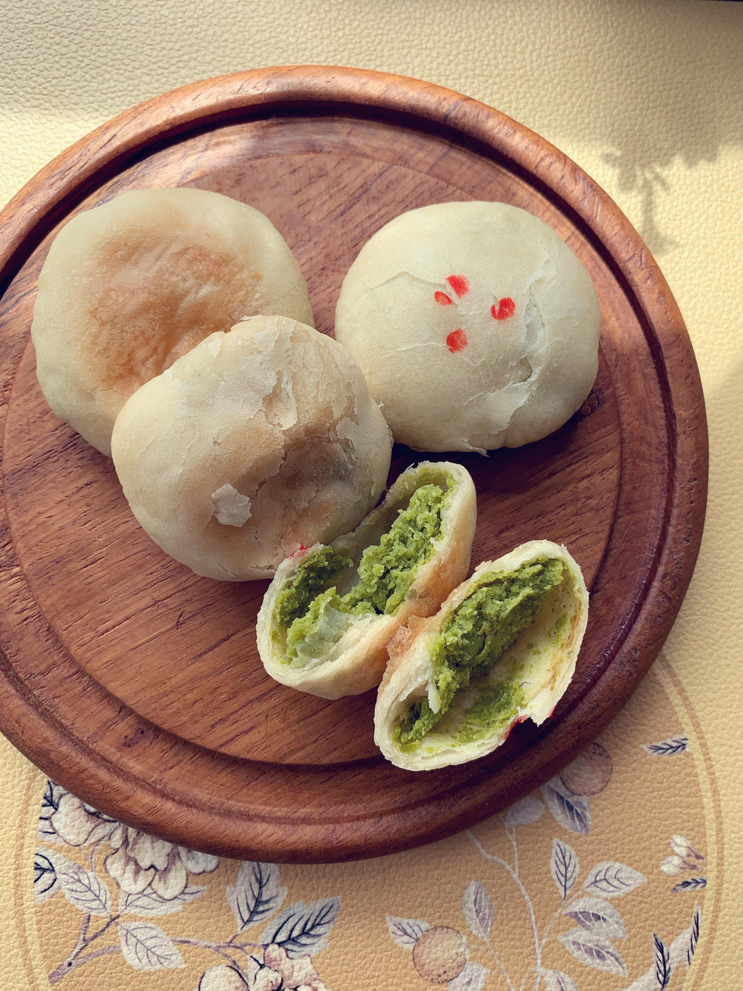 豌豆馅冰皮月饼