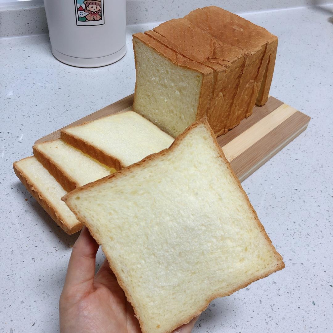 🍞消耗淡奶油吐司｜无黄油｜软绵绵｜奶香浓郁