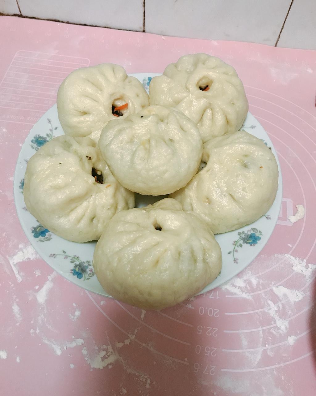 胡萝卜木耳鸡蛋素包子