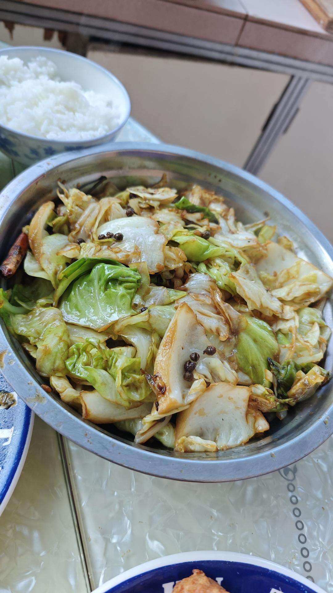 厨师长教你：“手撕包菜”的家常做法,简单又不失美味