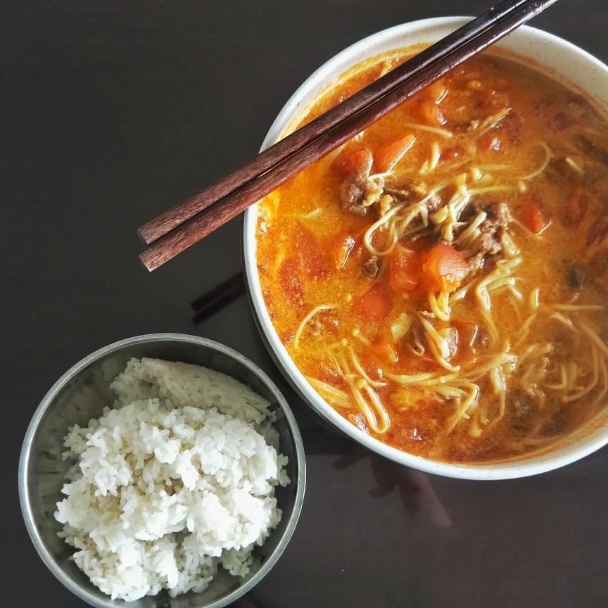 番茄🍅金针菇牛肉🐮汤