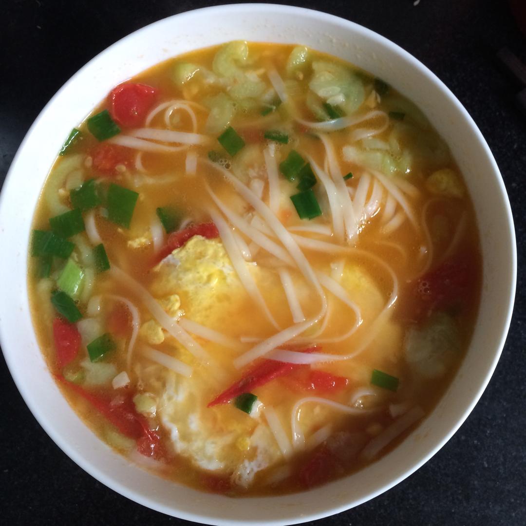 番茄丝瓜煎蛋面