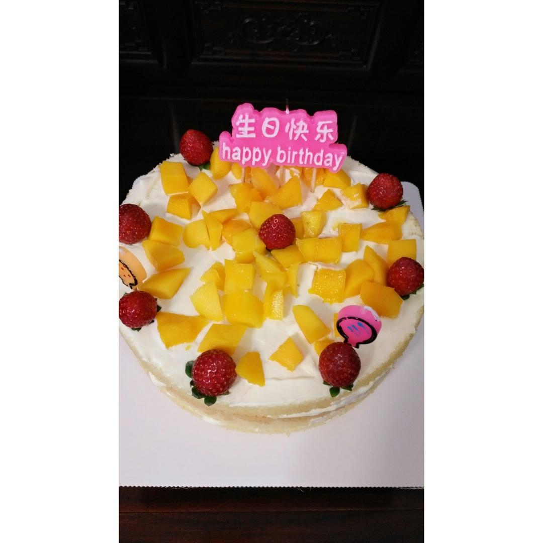 奶油水果装饰蛋糕