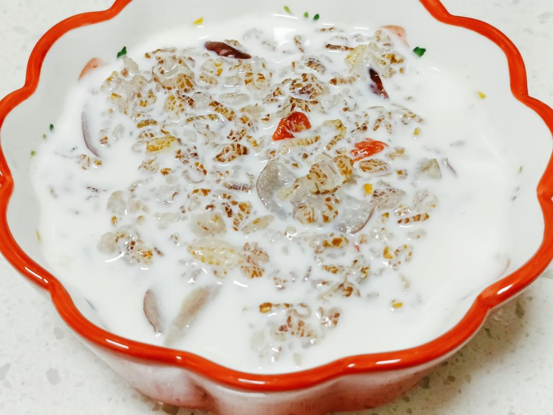 低脂暖胃牛奶燕麦红枣粥的做法