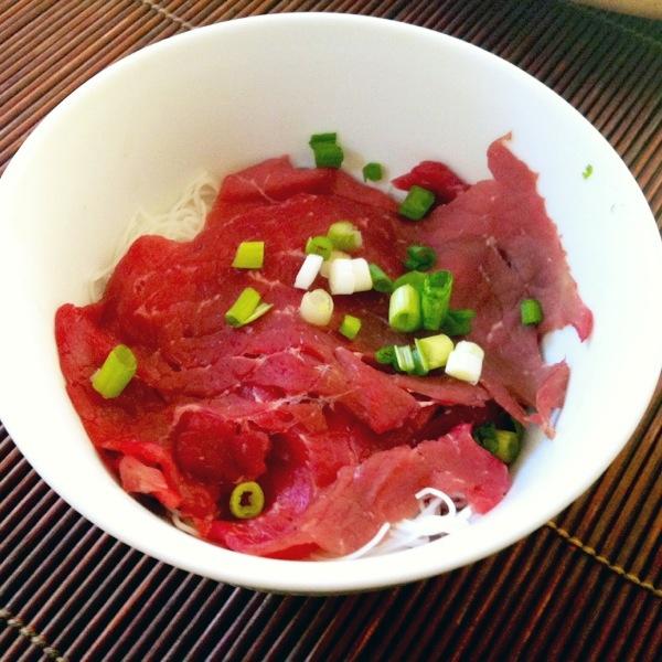 Phô Soup! 越南牛肉粉汤简易版的做法 步骤6