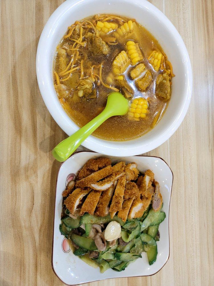 虫草花玉米排骨汤