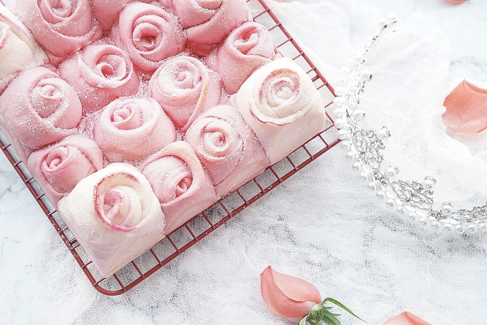 凯伍德厨师机食谱 - 浪漫粉玫瑰面包的做法