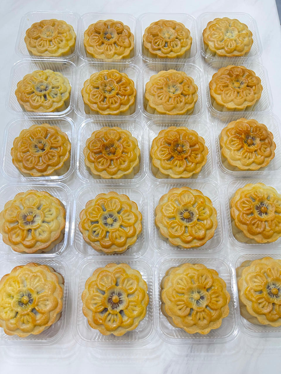 广式月饼—蛋黄莲蓉月饼