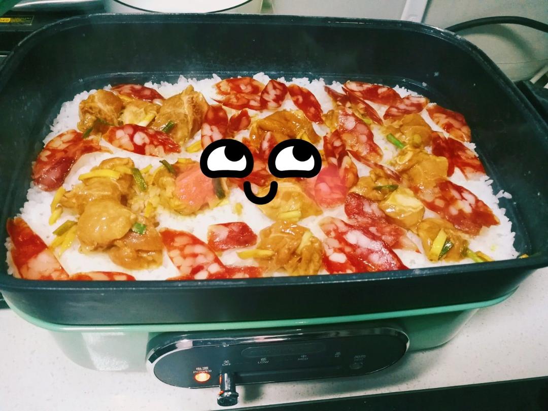 腊味排骨煲仔饭【英国摩飞 MR9088多功能锅料理锅 电烧烤锅电火锅烧烤炉家用电烤锅】