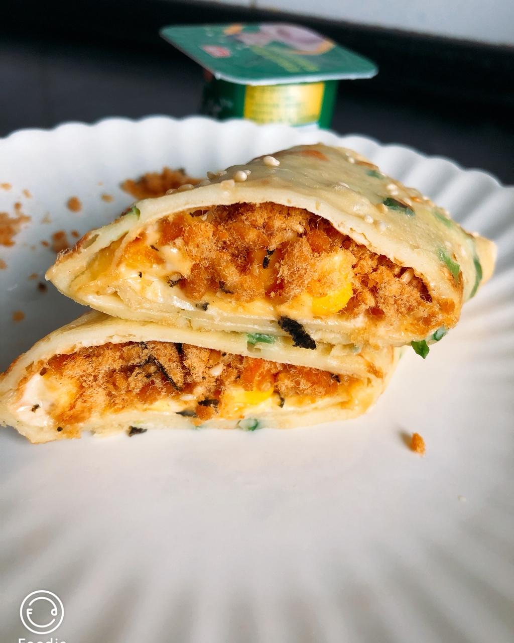 芝士肉松玉米蛋饼