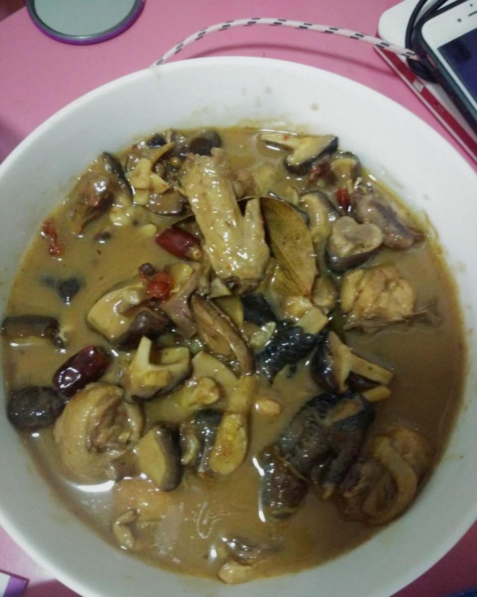 小鸡炖蘑菇