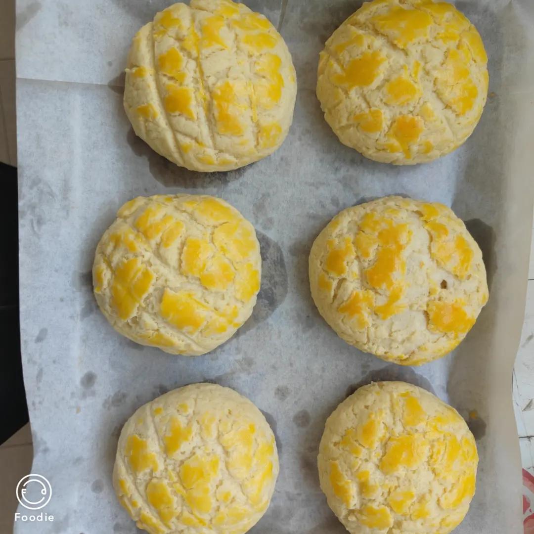 好吃到炸裂的港式菠萝包（附带制作酥皮的小视频）