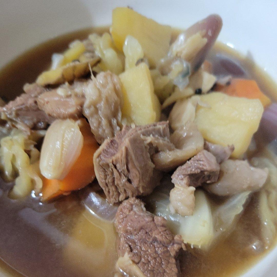 土豆焖牛腩