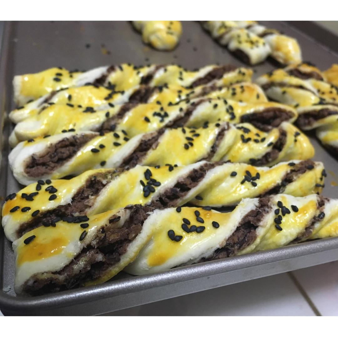 豆沙扭扭酥