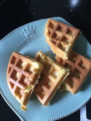 外脆内嫩的…华夫饼
