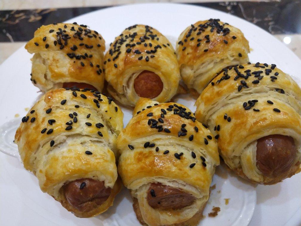 香肠酥皮卷：手抓饼皮还能这样吃，不用和面快速搞定早餐
