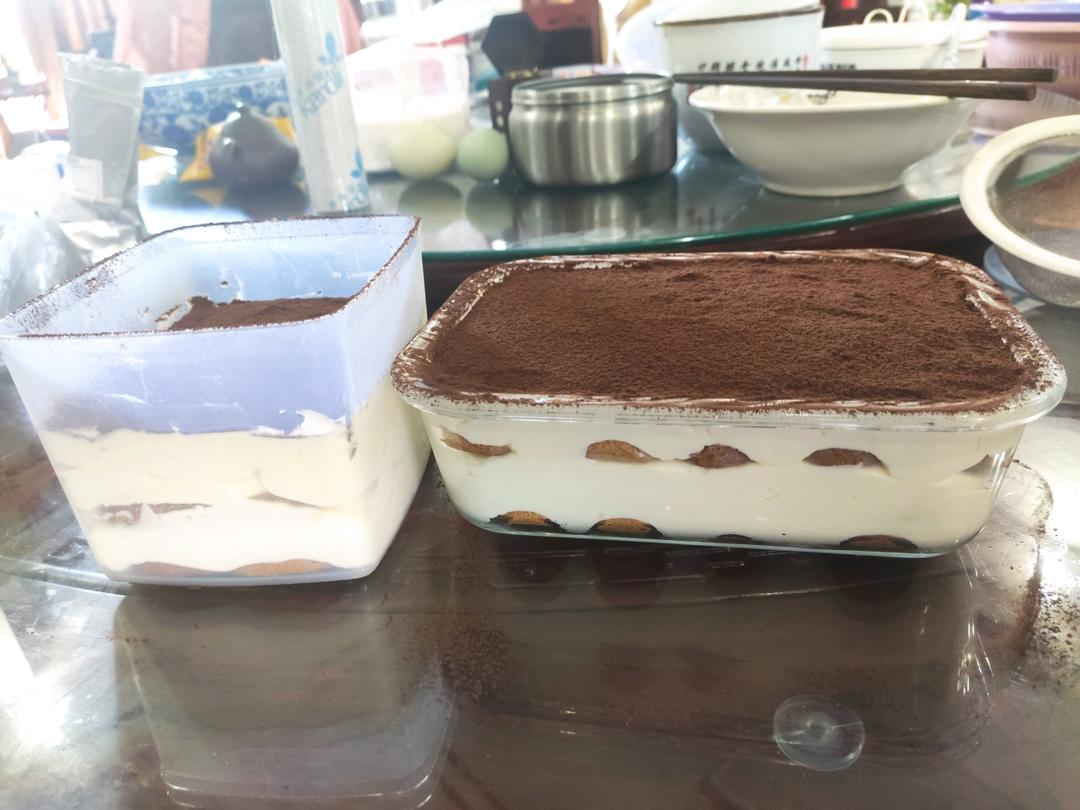 在欧洲学会的经典版提拉米苏