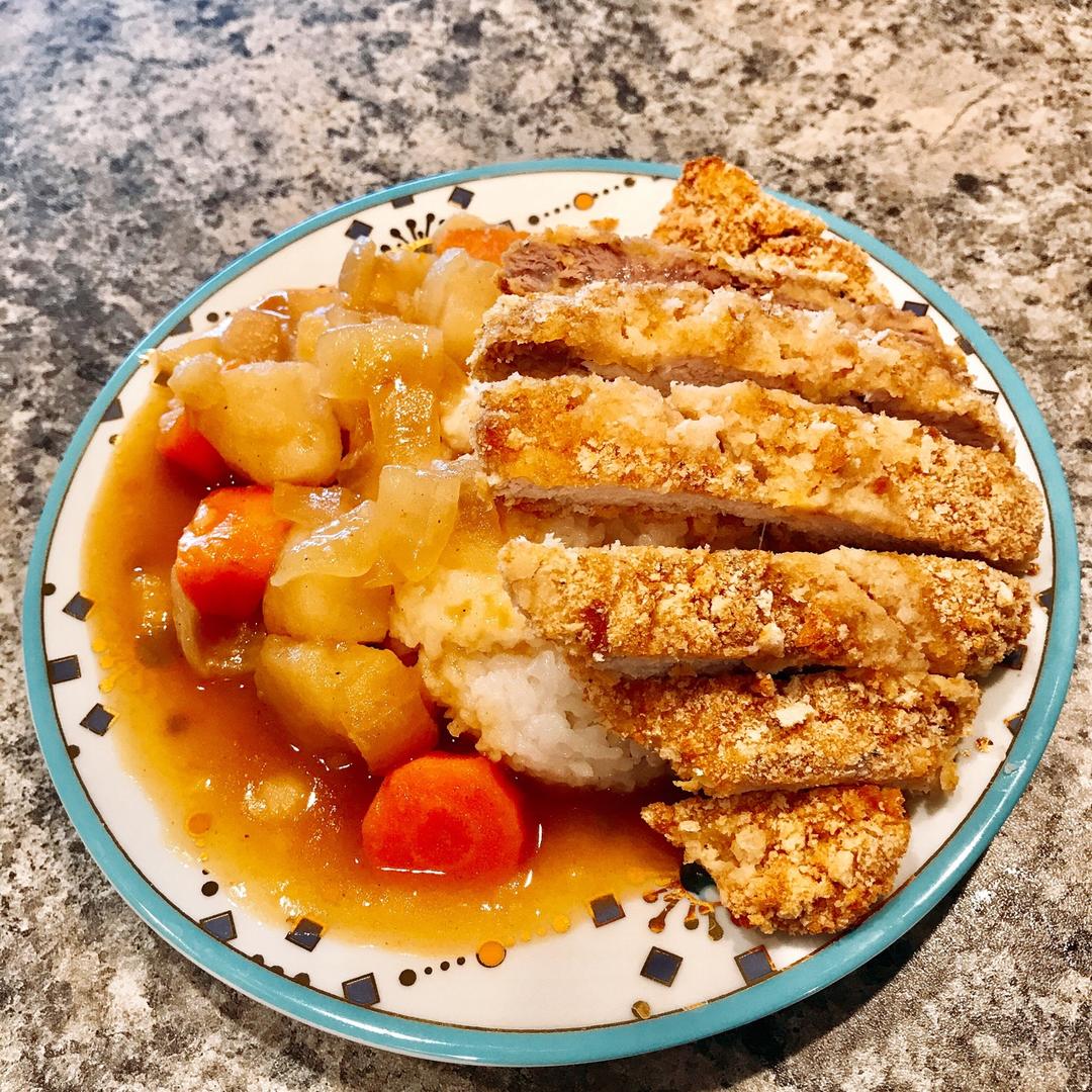 然儿可可做的炸鸡排咖喱饭