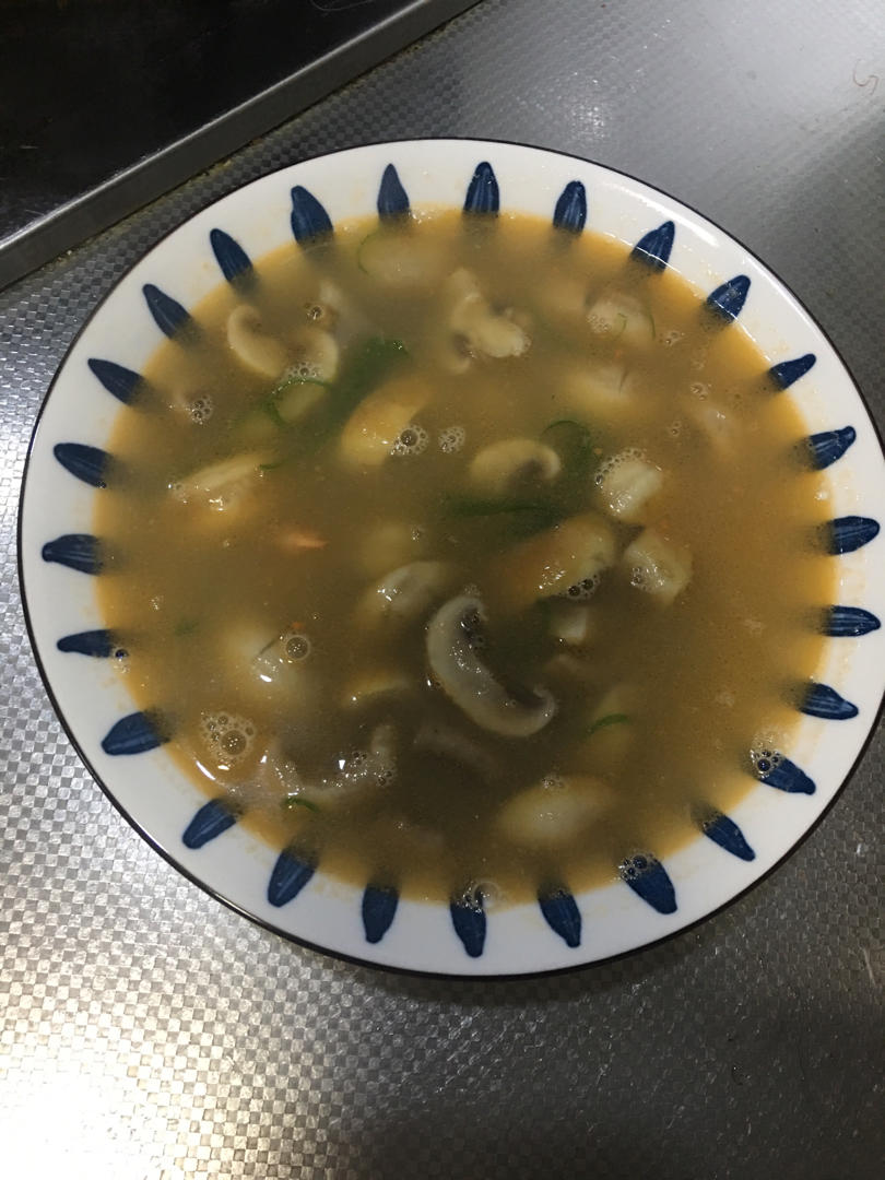 鲜掉眉毛口蘑汤