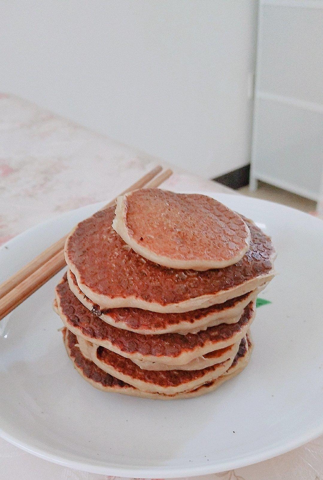 【减脂早餐】无油香蕉松饼（超简单）