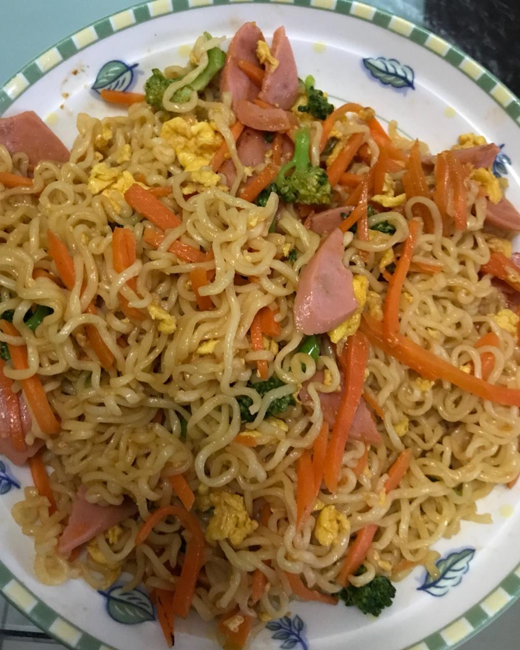 路边摊风味炒方便面