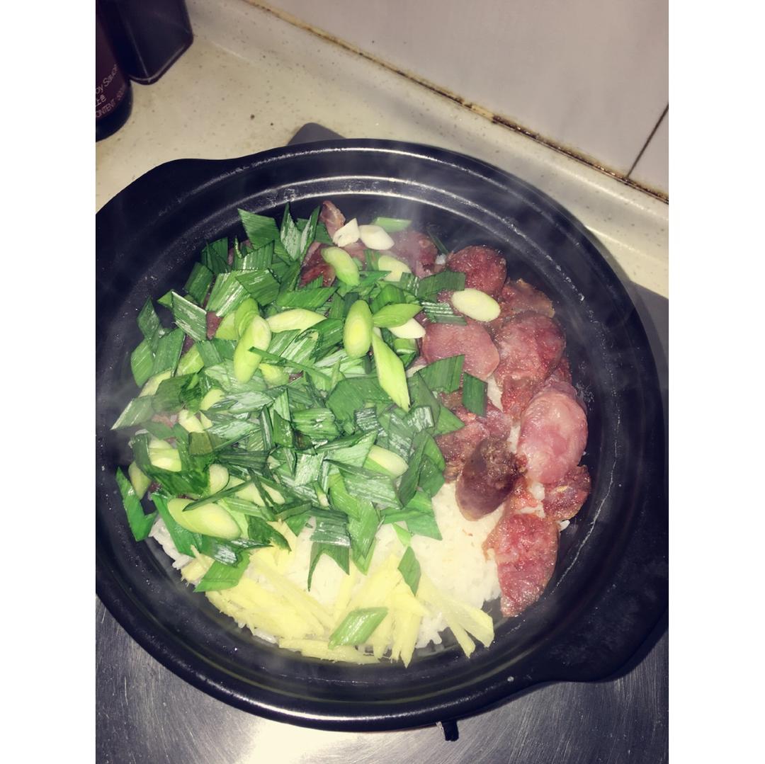 香肠煲仔饭
