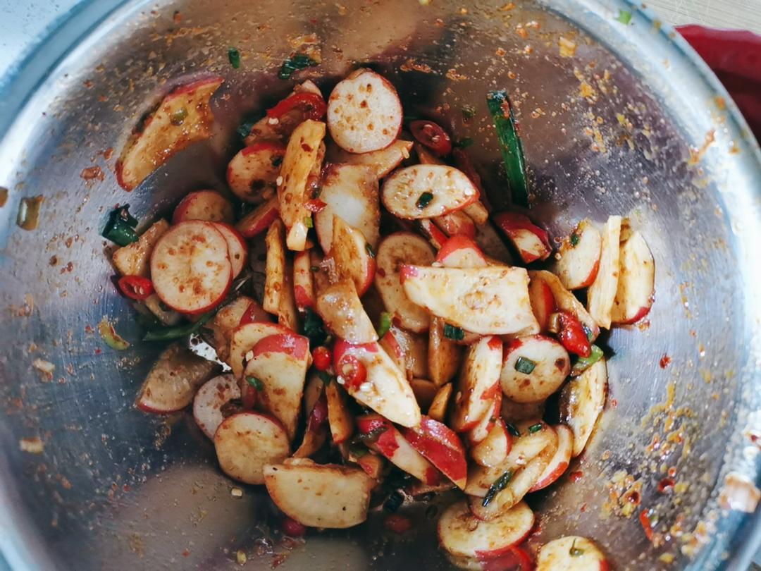 麻辣爽脆凉拌水萝卜(佐粥下饭)