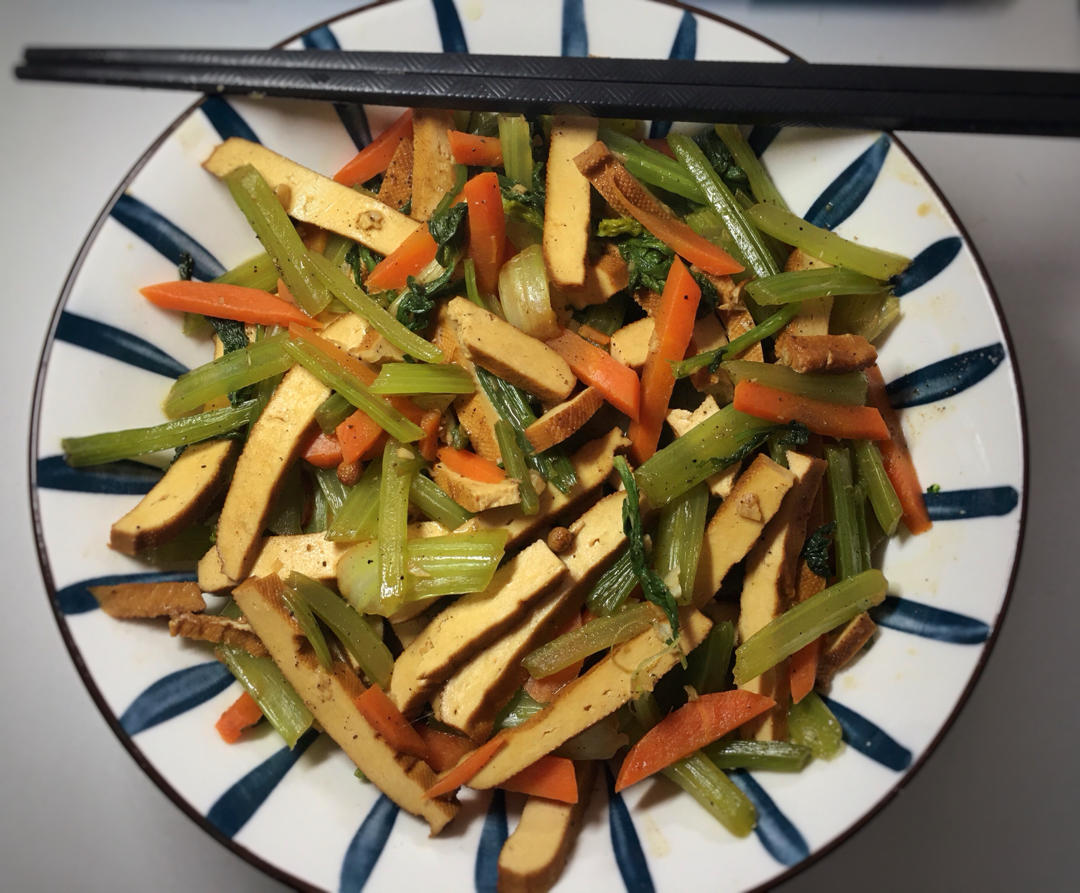 芹菜炒香干