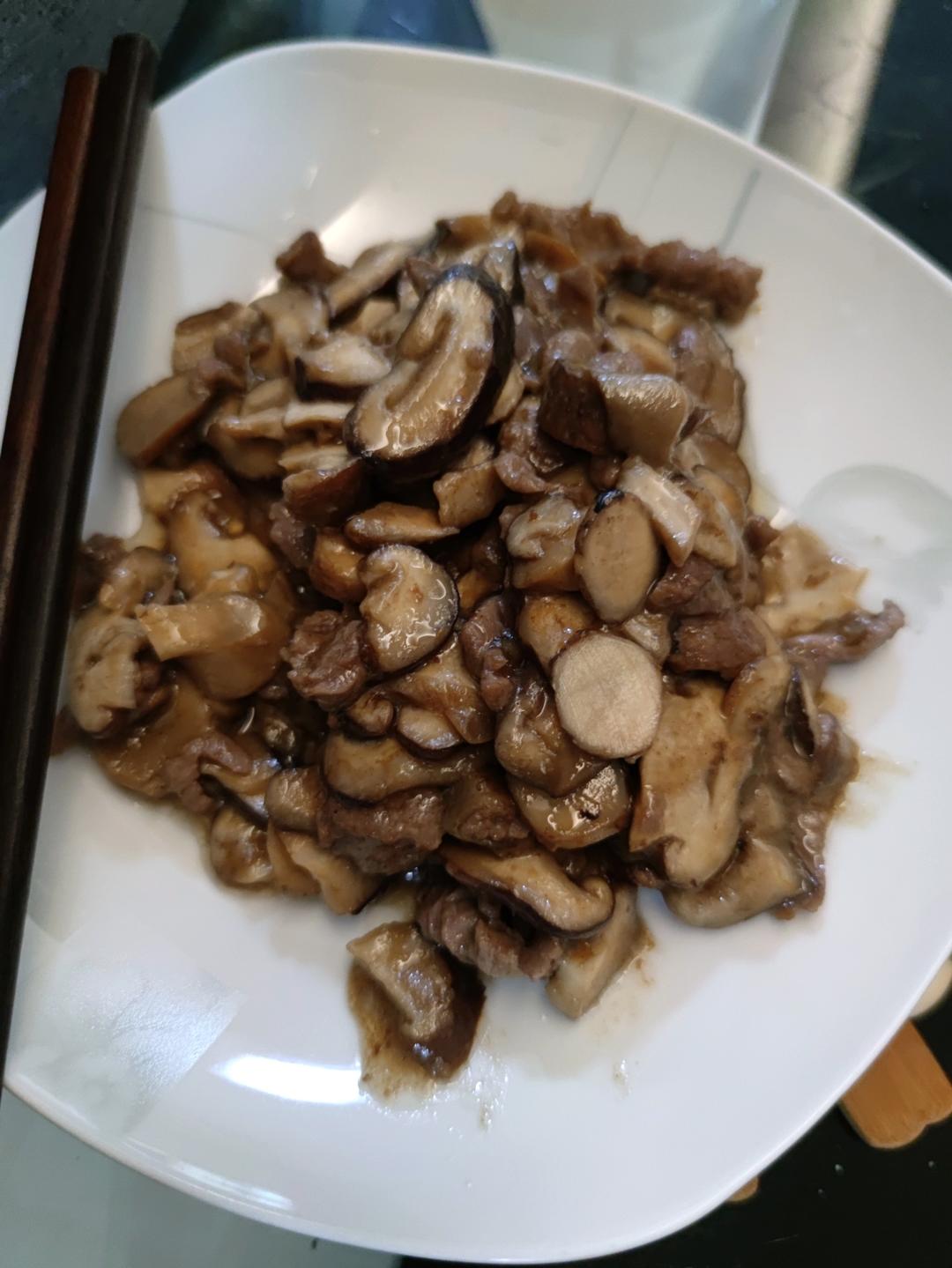 香菇炒牛肉