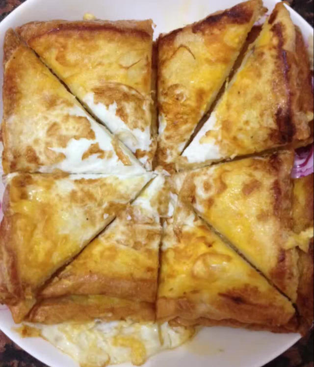 鸡蛋面包片儿