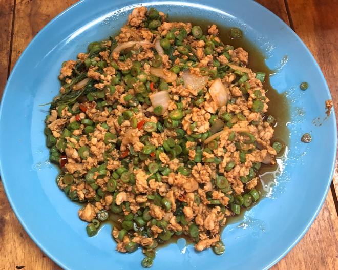 泰式鸡肉碎炒豇豆的做法